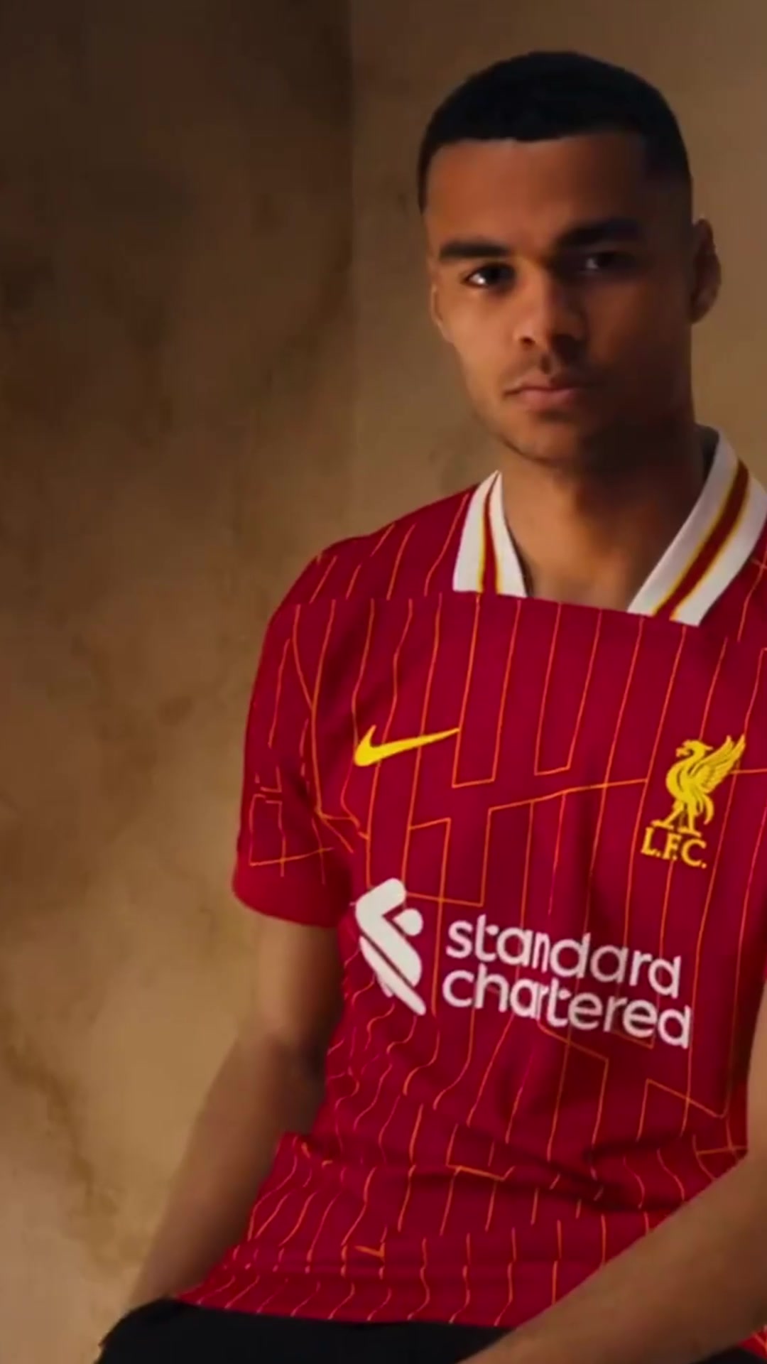 萨拉赫出镜如何评价利物浦的新球衣，灵感来源罗马